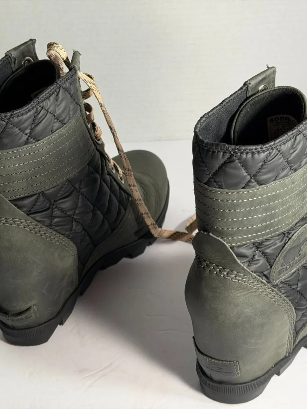 WOMENS SIZE 8.5 SOREL BOOTS